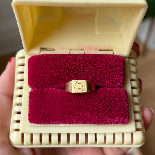 14k pinky signet with ‘wo’n’ engraving