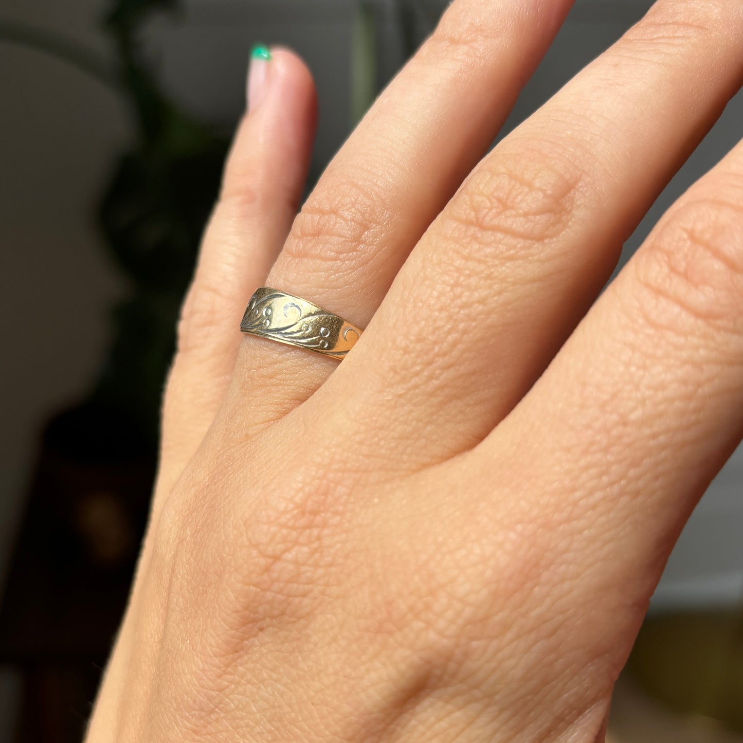 14k engraved swirls stacker ring