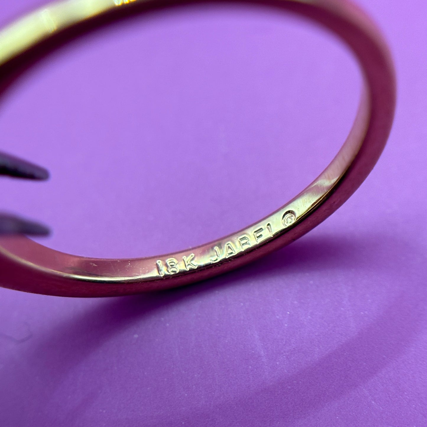 18k simple stacker band with grooves