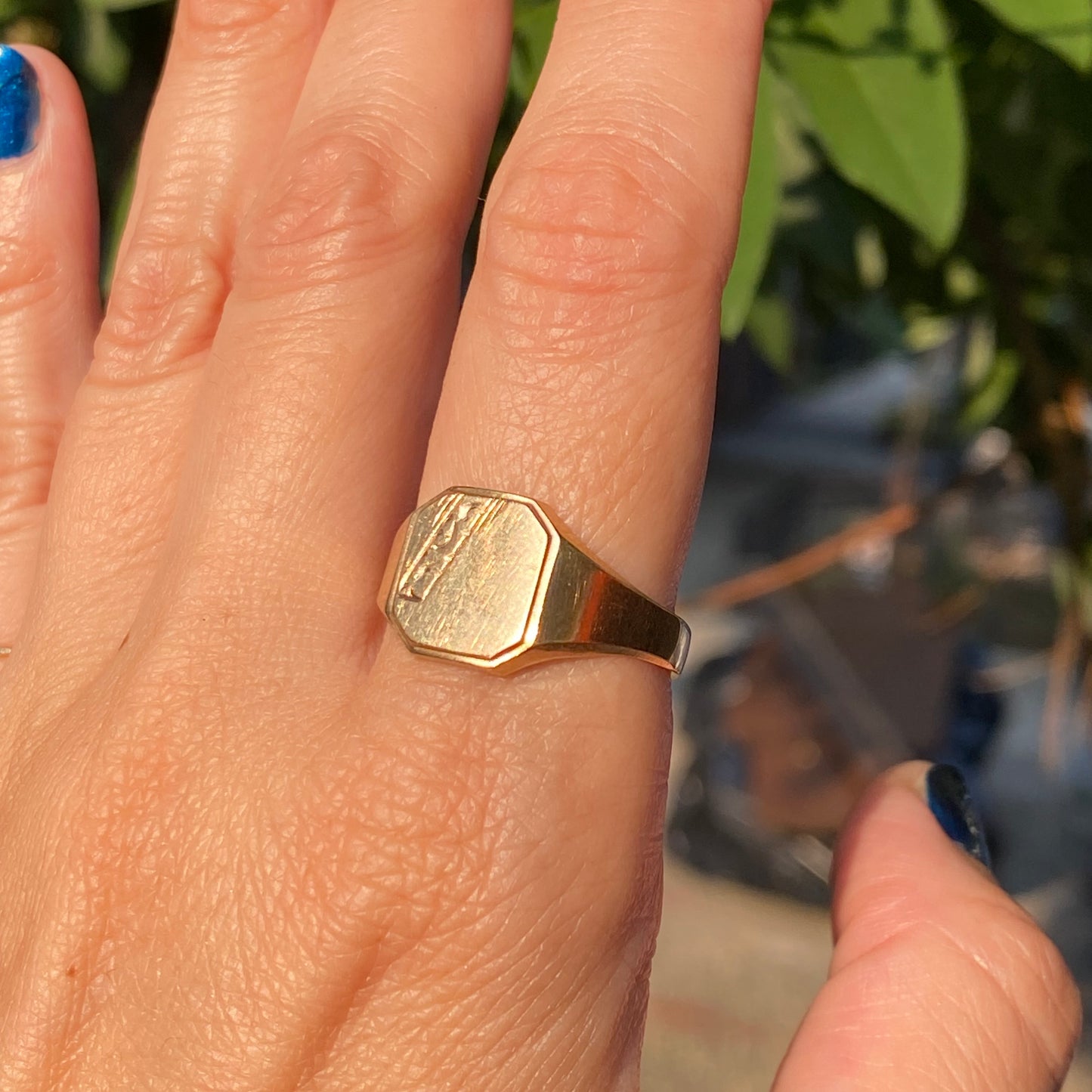 9k antique square signet ring