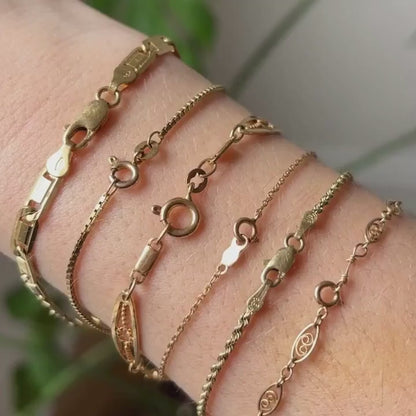 18k delicate station bracelet with rope detail 7"