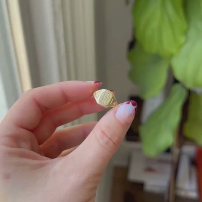14k ES signet with geometric shoulders