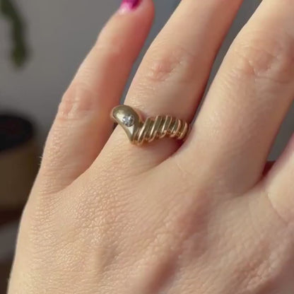 14k chevron fluted ring with diamond