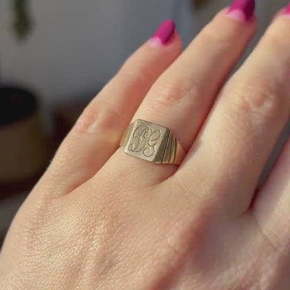 14k fluted square signet DG