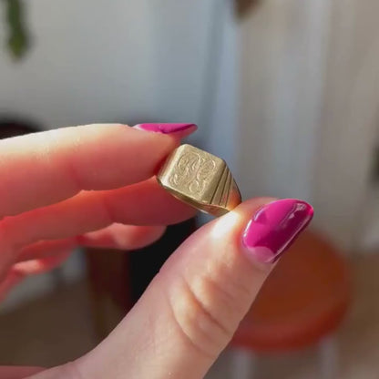14k fluted square signet DG